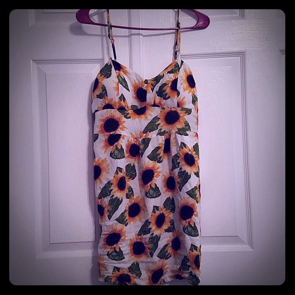 Cute Sunflower Mini Dress w/ Pockets!!